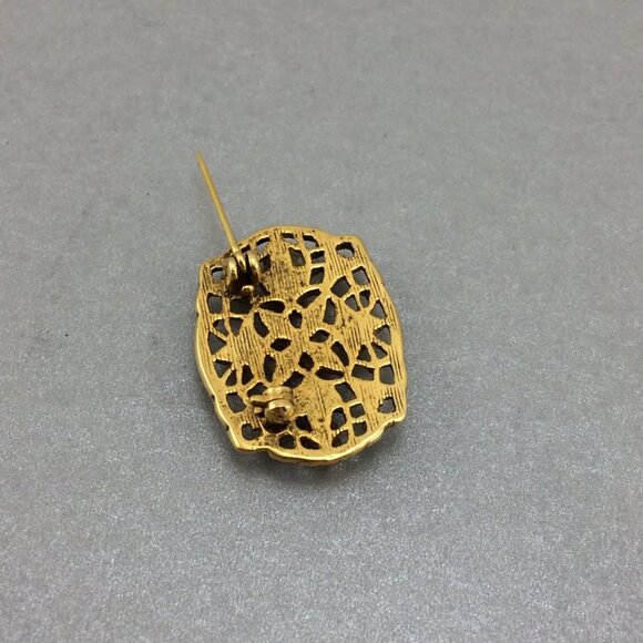 Vintage Antiqued Goldtone Metal Filigree Open Work Clear Rhinestone Brooch Pin - Picture 7 of 9